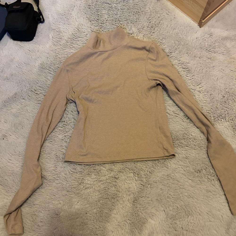 AMERICAN EAGLE - WOMENS TURTLE NECK (S)